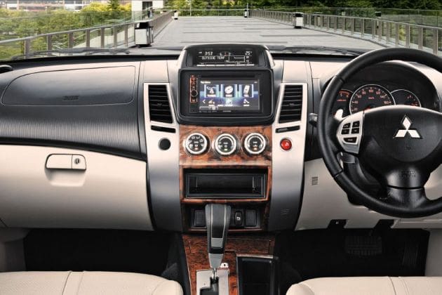 Mitsubishi pajerosport null